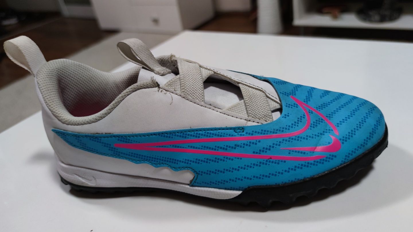 Детски стоножки за изкуствена трева Nike Phantom GX Academy Junior