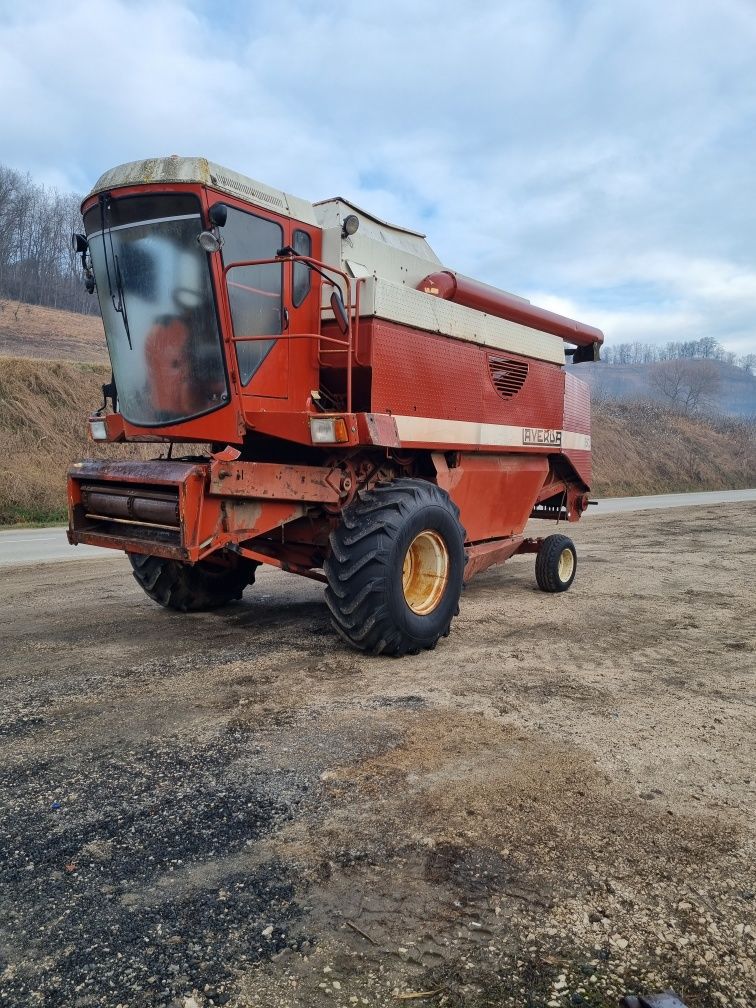 Dezmembram combina agricola Laverda 3600