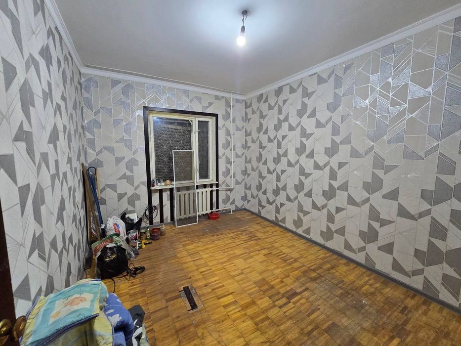 Ттз Ахмад Югнакий ПРОДАЁТСЯ квартира 4/2/5 балкон 2х6 + 2х3 
Мирзо-Улу