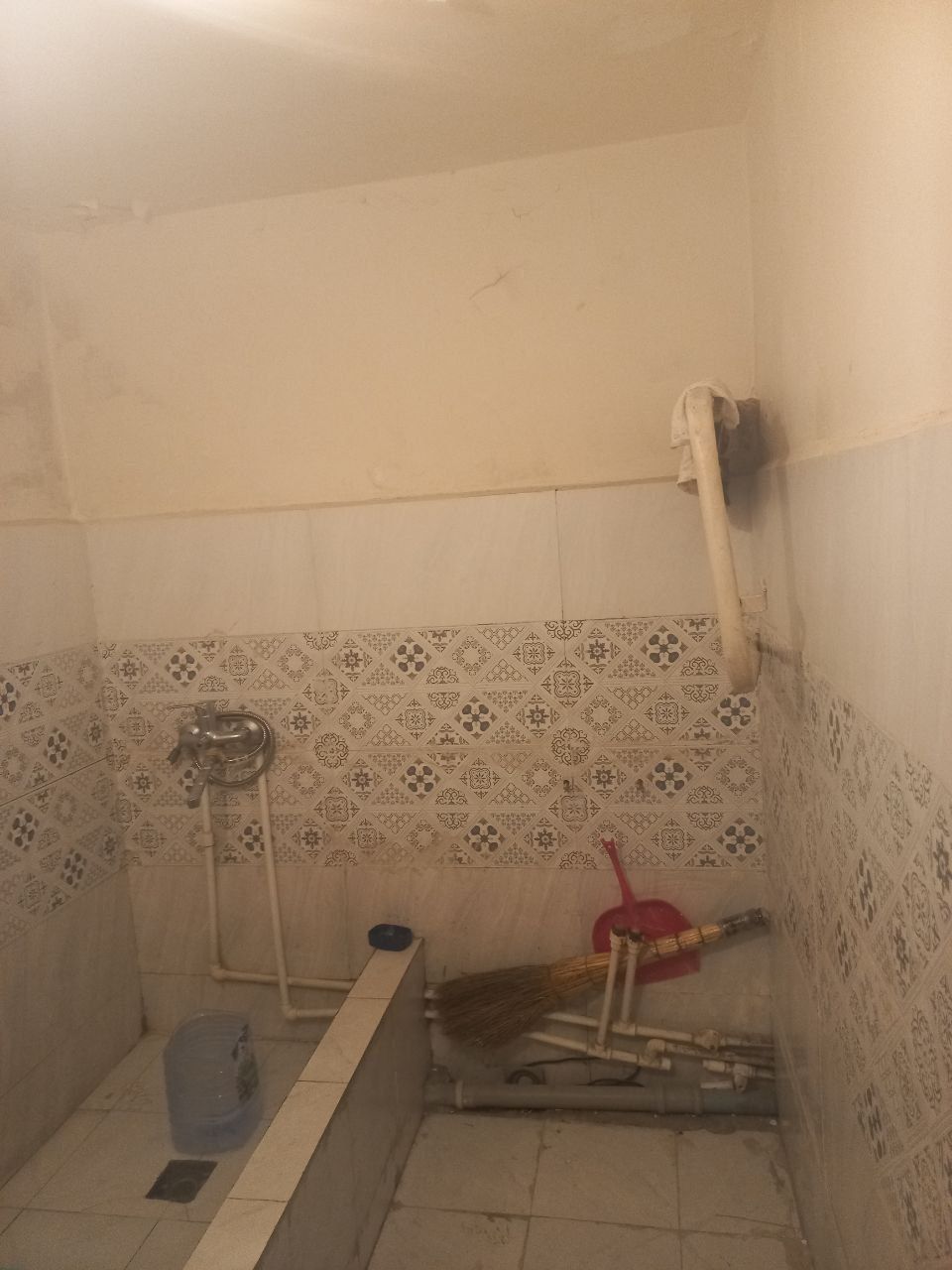 Аренда Квартира 1 хона абщижития Кора камиш массив Тансикбой 3