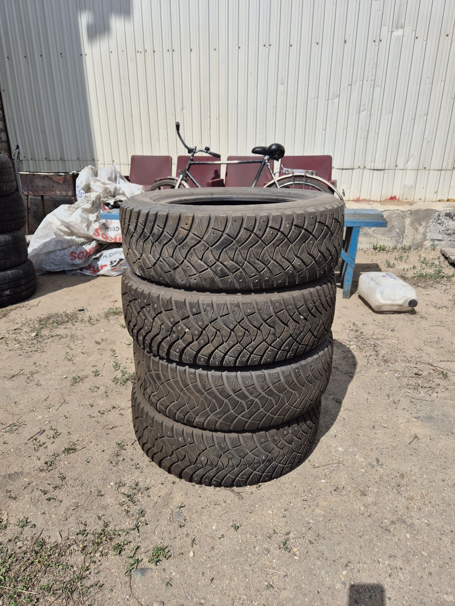 Продам шины зимние
