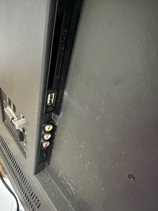 Продавам телевизор HITACHI 32 инчов