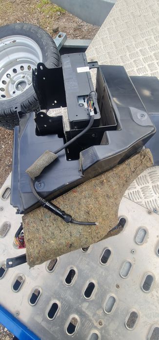 Subwoofer Субуфер Audi A4 B5 Avant Ауди А4 Б5 Комби