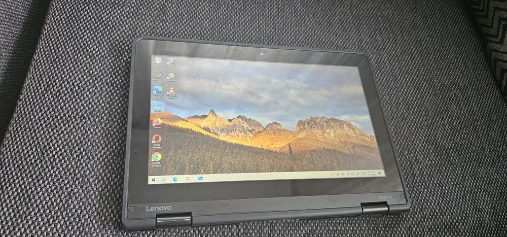 Laptop 2 in 1 Lenovo Yoga i5 cu touchscreen win 10 ssd Tester auto