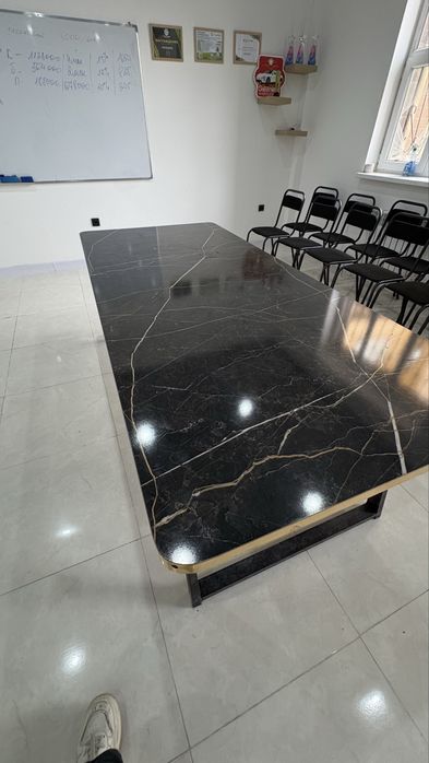 стол срочно продается 2метр