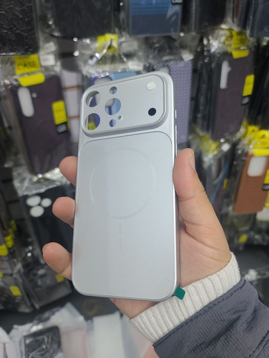 Iphone 17 qiladigan chexollar sotuvda