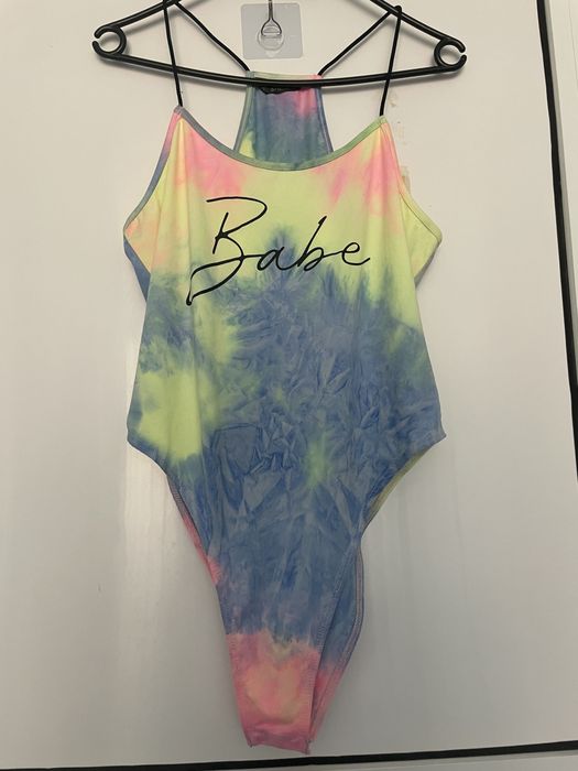 Top multicolor cu bretele
