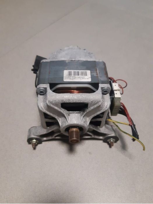Motor + pompa de evacuare masina de spalat Indesit