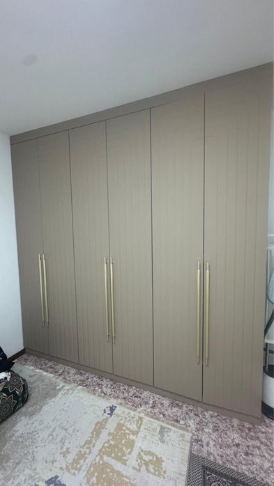 Продается срочно шкаф