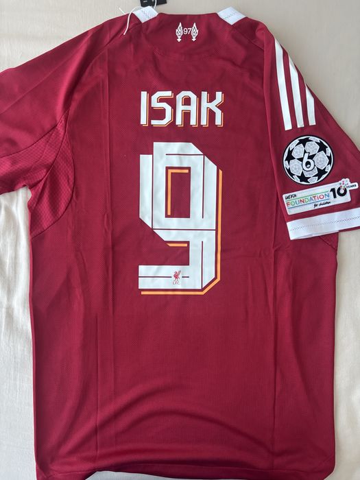 Liverpool 25/26 Home Player Version (M) / ISAK 9