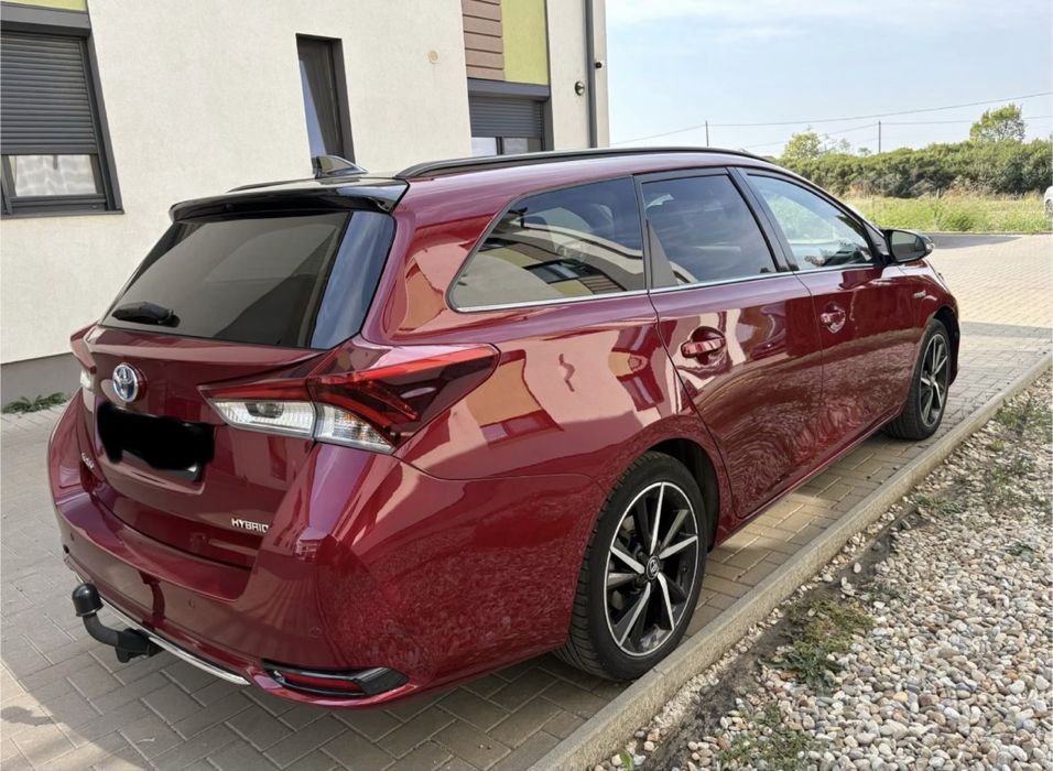 Vand Toyota Auris 1.8 Hybrid