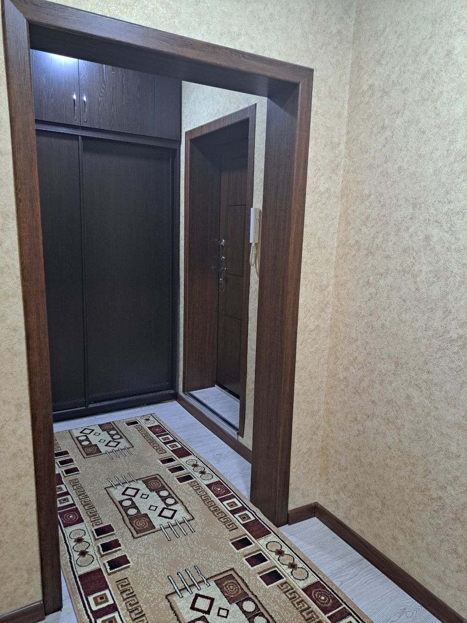 Продаётся трёхкомнатная квартира на Воднике