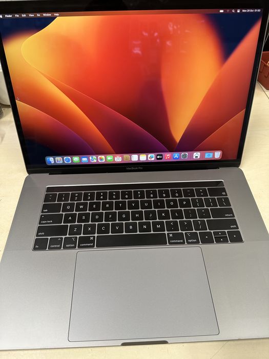 Macbook pro a1990 / i9 / 16 gb ram / 500 gb ssd