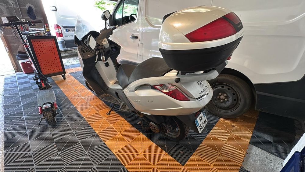 Vând scuter piaggio