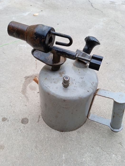 Паяльная лампа.  .