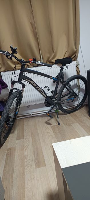 Vând bicicleta aproape noua fără nici un defect