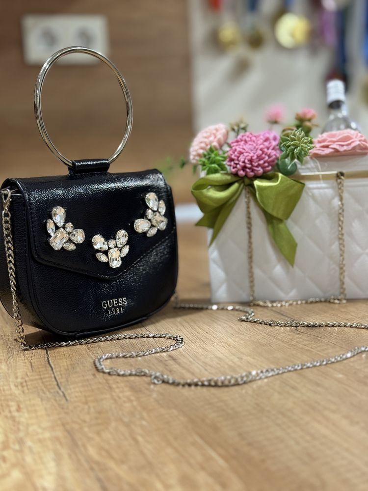 Дамски чанти Guess и Steve Madden