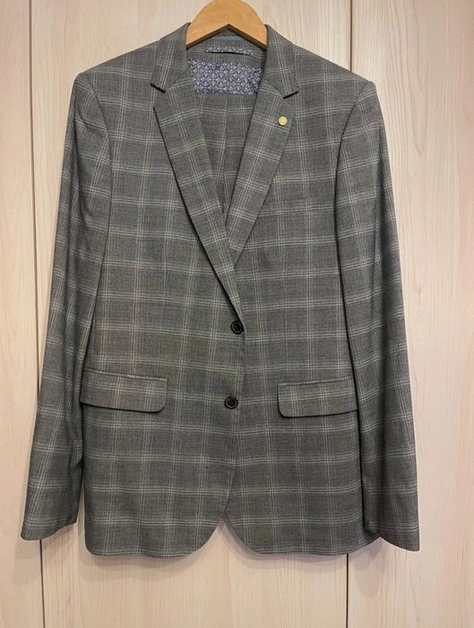 Costum din 3 piese Burton London
