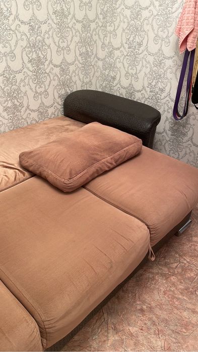 диван состояние нормальное
