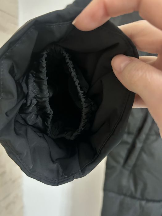 Geacă Reserved, intr-o conditie foarte bună.