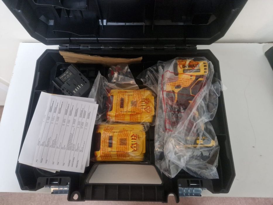 Masina de gaurit pe acumulator DeWalt DCF809D2T NOUA