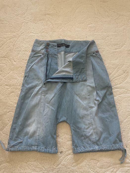 Jeans moderni cu turul lasat