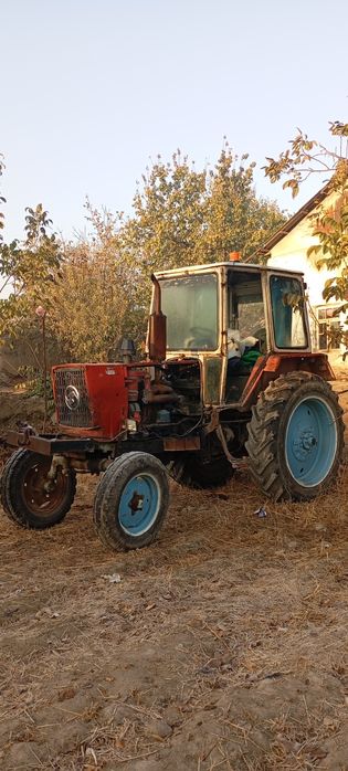 Yumizi traktor sotiladi naxade.