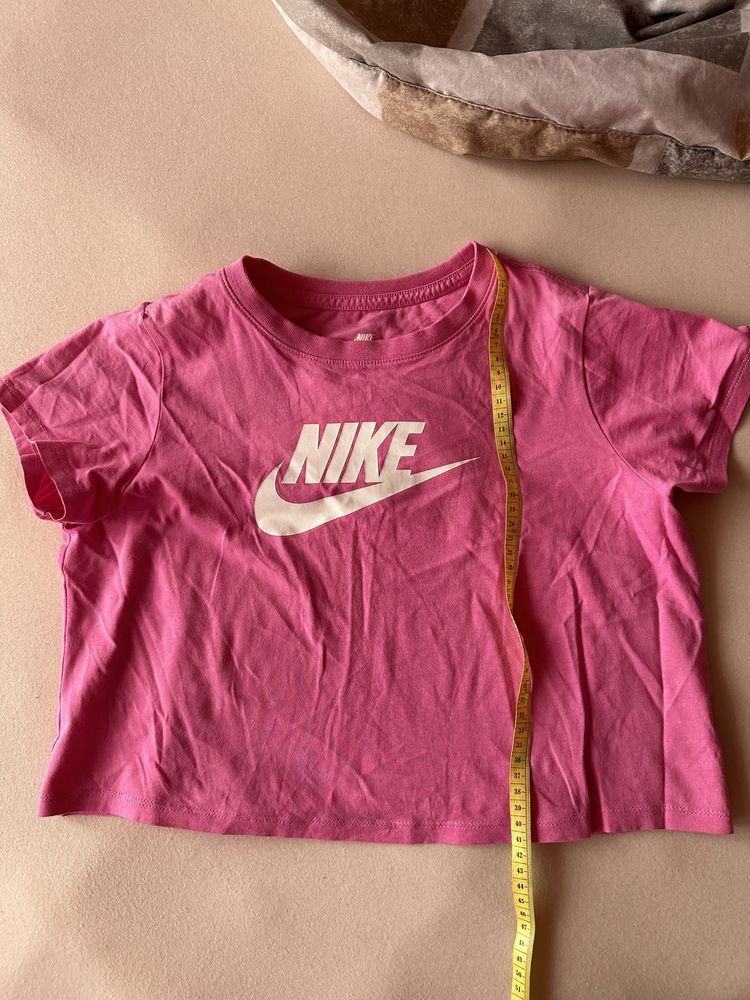 Спортен оформящ клин и тениска Nike