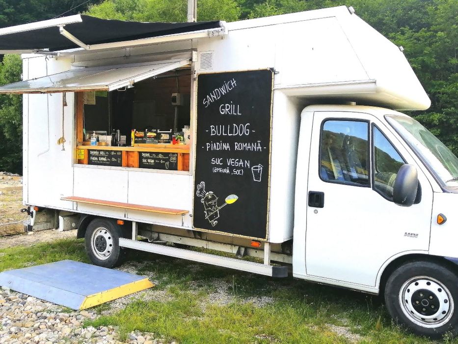 Food truck  de vanzare