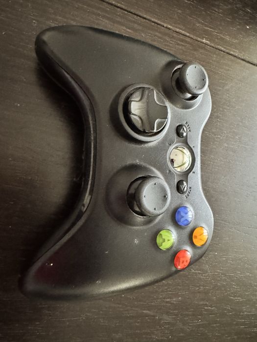 Vand XBOX 360 KINECT in perfecta stare ,aproape nou ambalaj original .