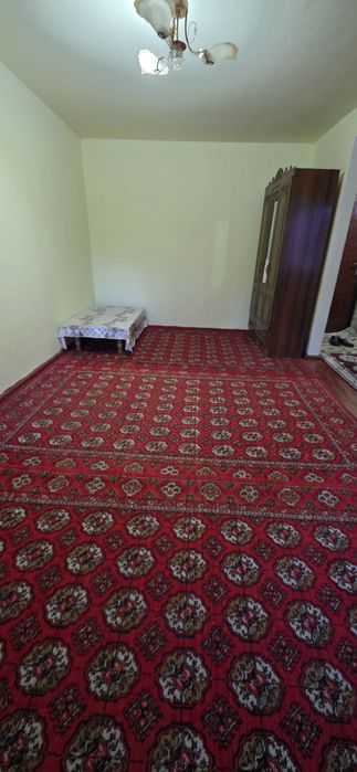 Шарк Бозор Ёнида Квартира Сотилади 2-Этажда 1-Хонали 
Урганч Шахар 2-Э