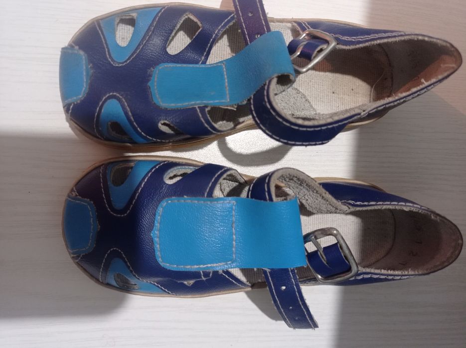Продам летнюю детскую обувь, сандали