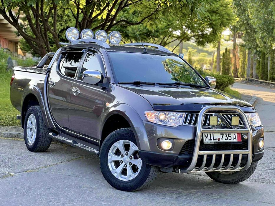 - IMPECABIL Mitsubishi L200 2.5Di-D178cp TRITON EDITION Full