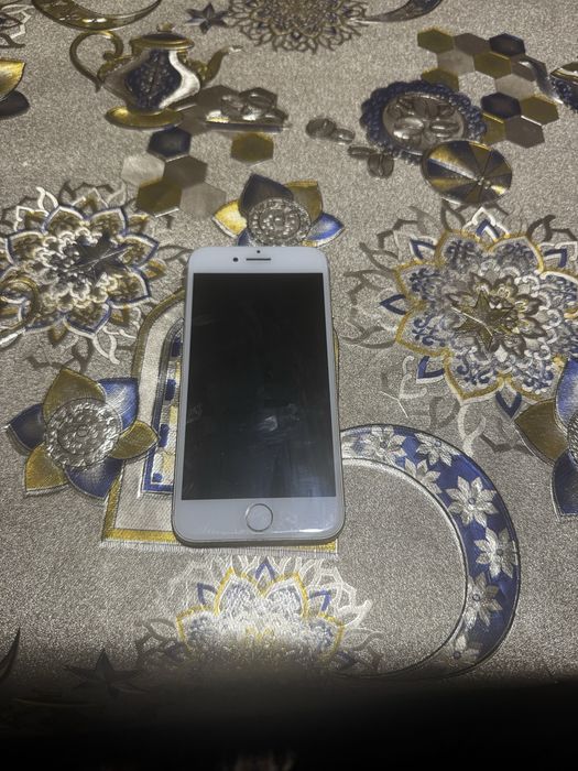 Vand Iphone 7 32 GB placa defecta