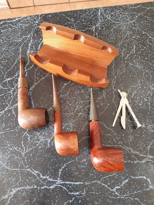 Set 3 pipe de colectie pe suport lemn cu 3 accesorii pt ele