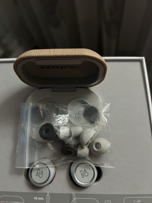 Безжични слушалки Bang&Olufsen E8 2.0