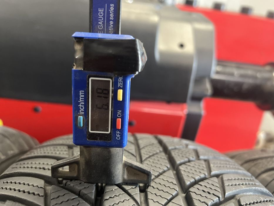 Зимни гуми 225/60 R18 Bridgestone