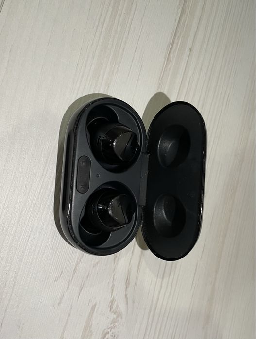 беспроводные наушники samsung Sound by AKG