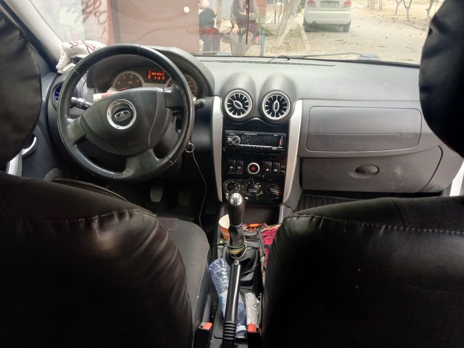 Lada Largus soliladi