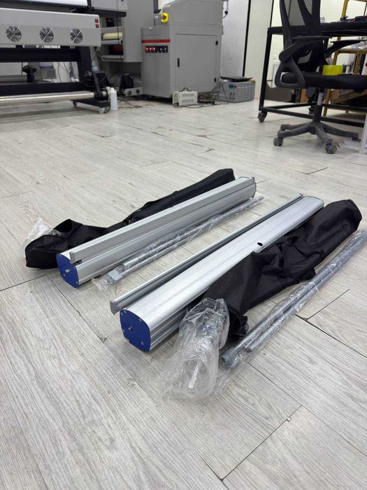 roll up reklama banner chop etish