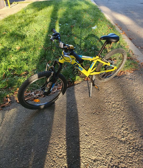 Vând Bicicleta DHS de copii
