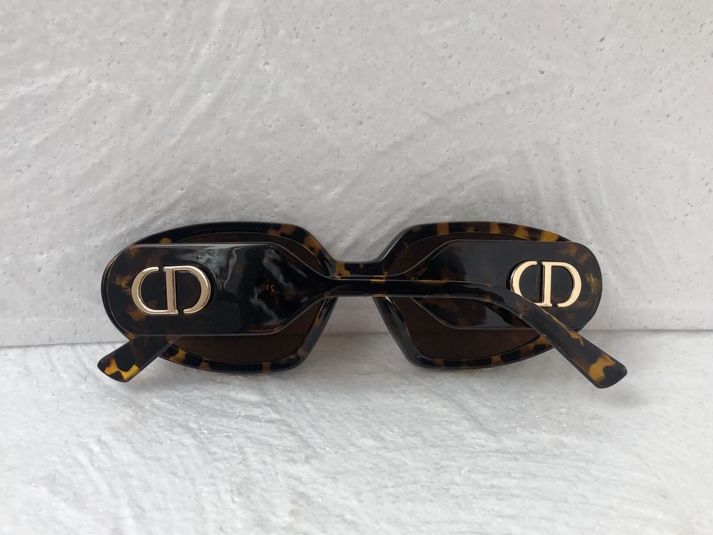 Dior Дамски слънчеви очила в два цвята черни кафяви CD 21086