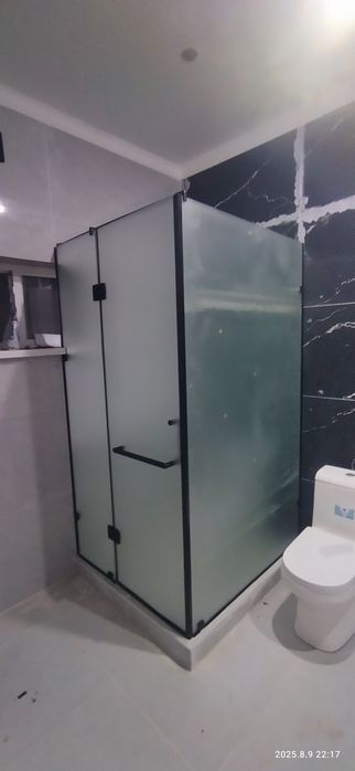 Стекляни душевые кабина