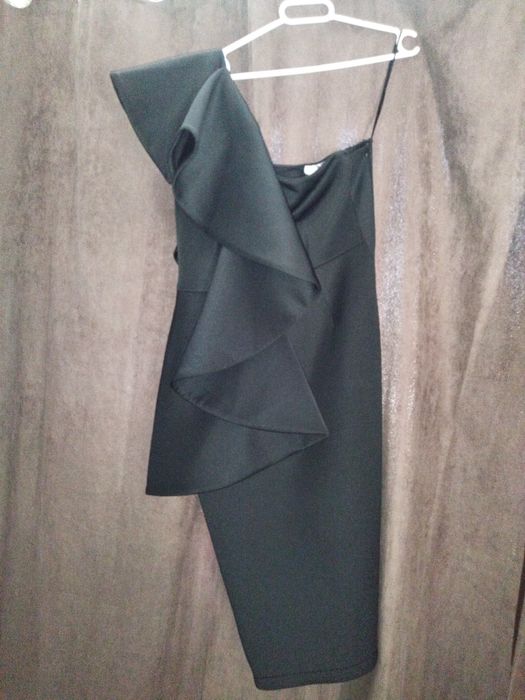 Vând rochiță, mărimea M, purtată 2 ore