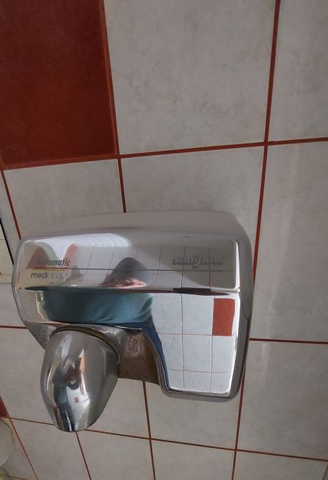 Uscător mâini  Saniflow Profesional Automatic Mediclinics