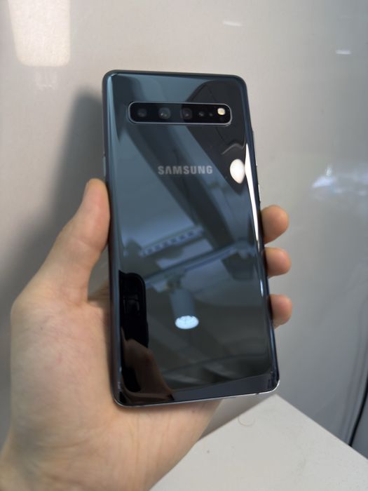 Продам samsung galaxy s10 5G андройд 11
