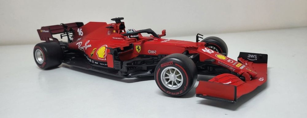 Machetă Ferrari F1 SF-21 Leclerc 1/18 Bburago