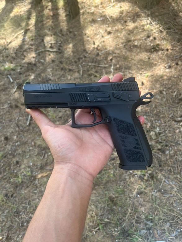 Еърсофт реплика CZ P-09