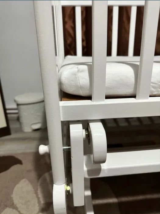 Pătuț legănător Babylo Anthea Glider Crib