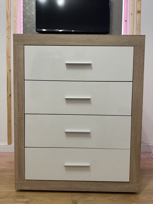 Comoda 4 rafturi alb stejar